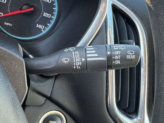 Used 2018 Chevrolet Equinox LT FWD image 29