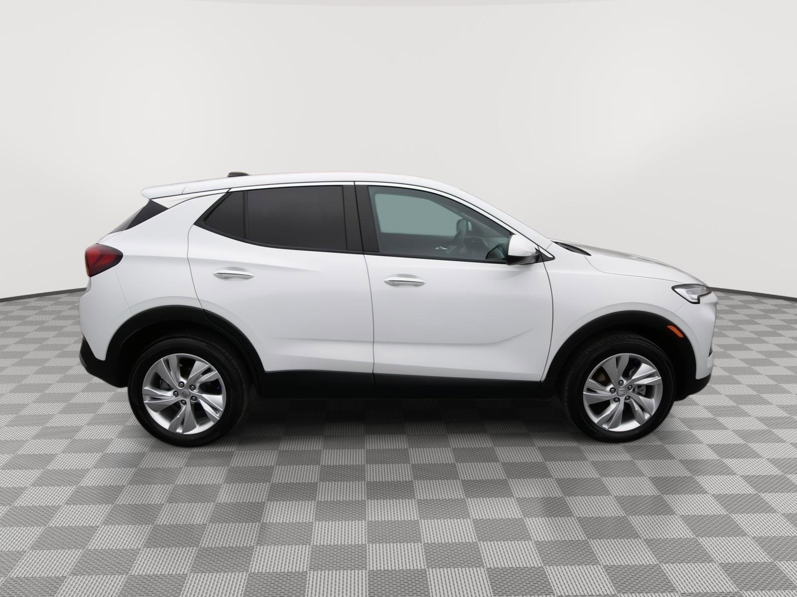 Used 2025 Buick Encore GX Preferred AWD/4WD image 18