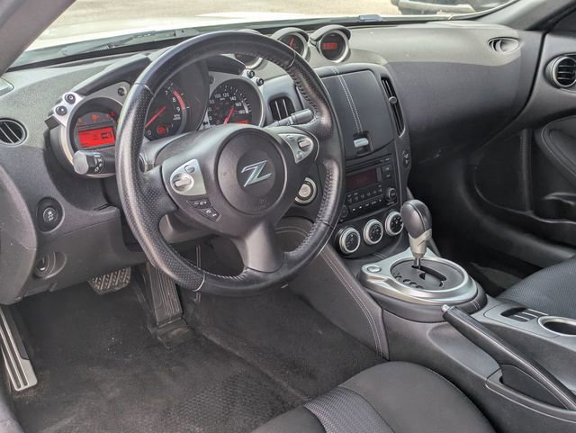 Used 2015 Nissan 370Z Coupe RWD image 26