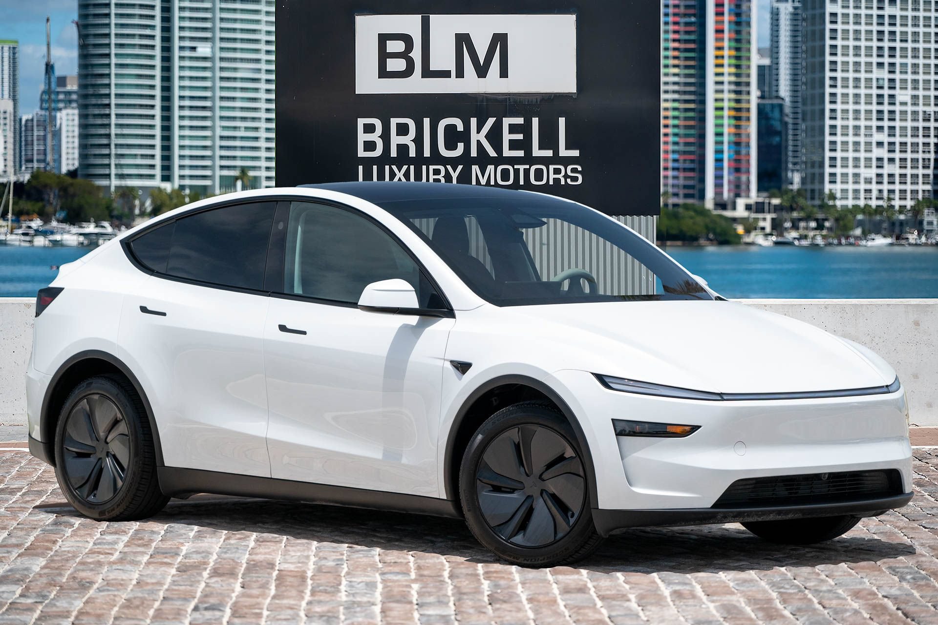 Used 2026 Tesla Model Y Long Range AWD/4WD image 1