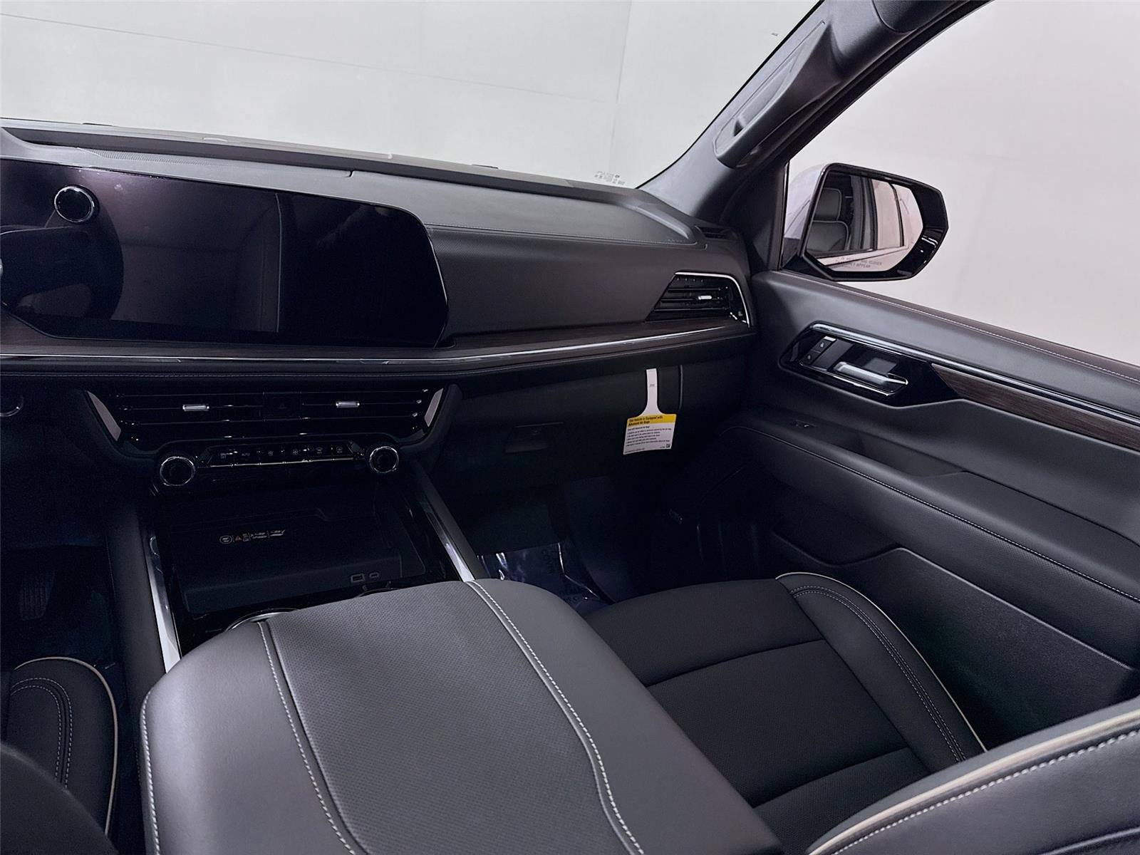 New 2026 Chevrolet Suburban Premier image 19