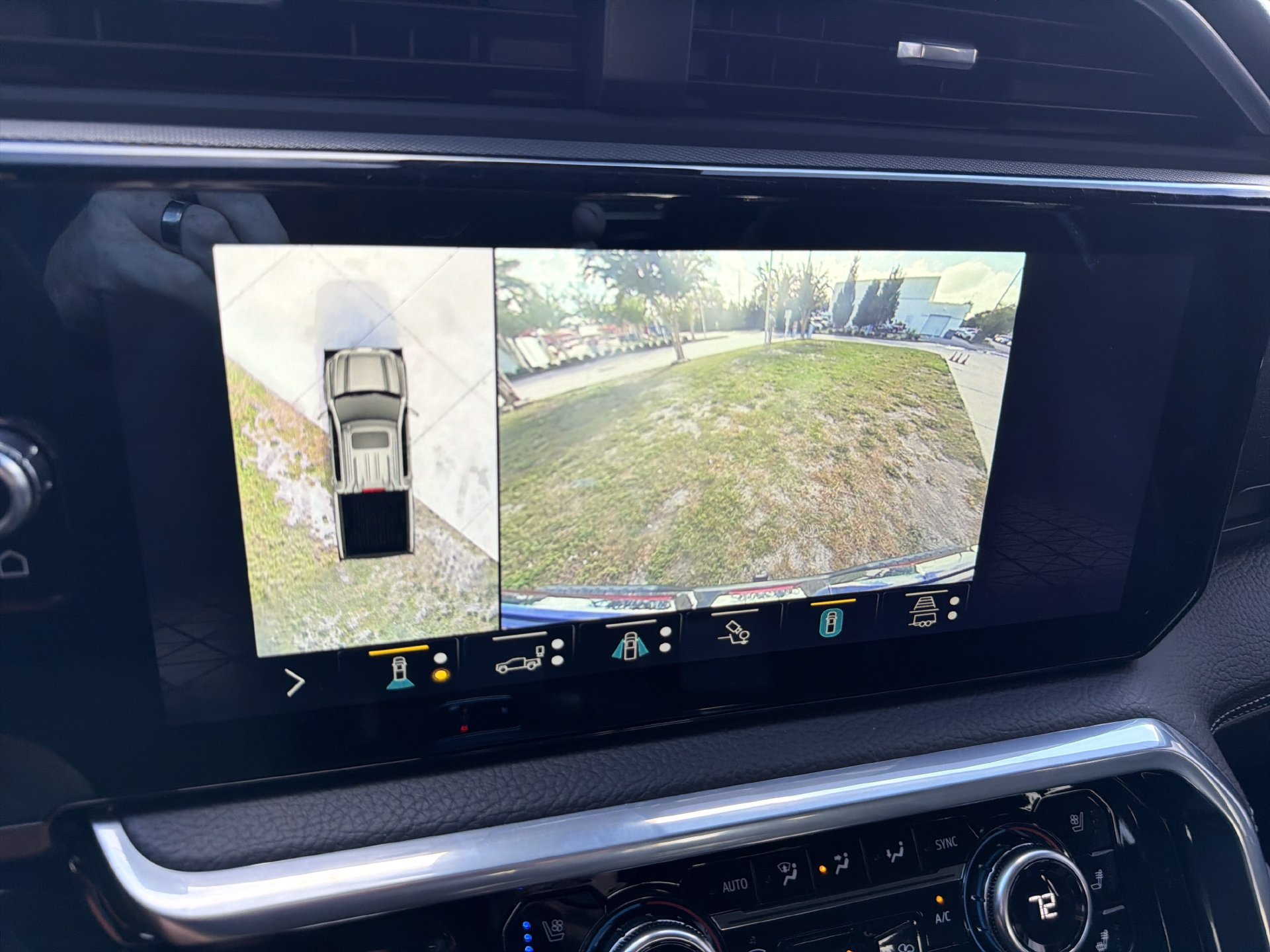 Used 2022 GMC Sierra 1500 Denali AWD/4WD image 26