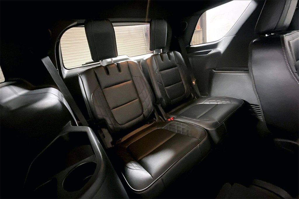 Certified 2017 Ford Explorer Platinum image 23