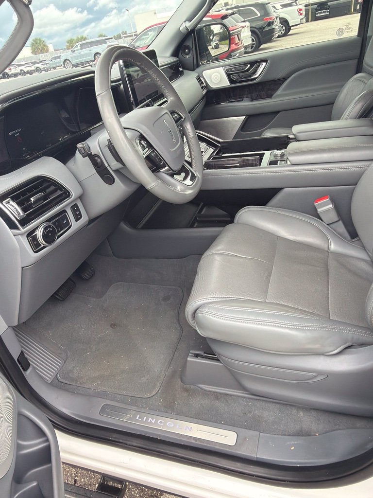 Used 2020 Lincoln Navigator L Reserve w/ Luxury Package AWD/4WD image 10