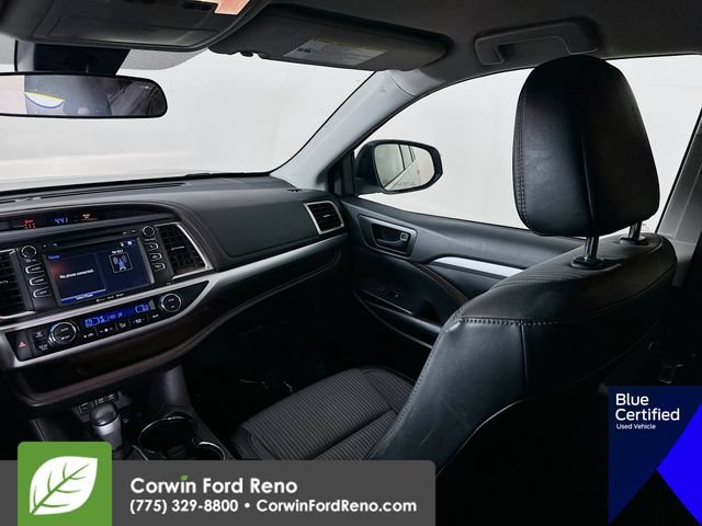 Used 2018 Toyota Highlander Plus w/ Preferred Accessory Package AWD/4WD image 25