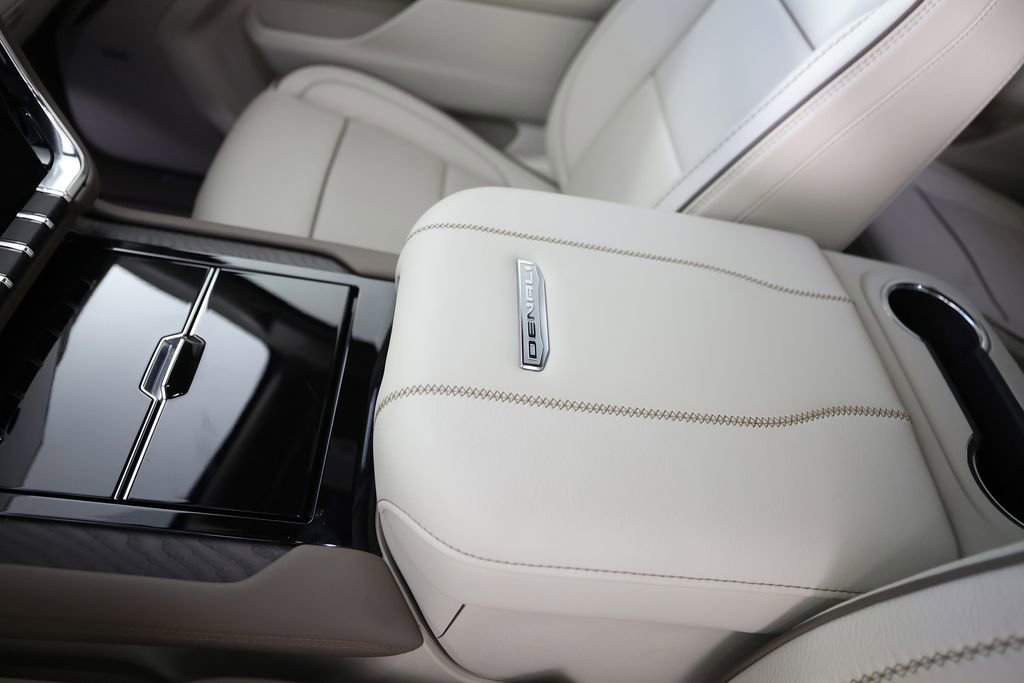 Used 2026 GMC Yukon Denali image 39