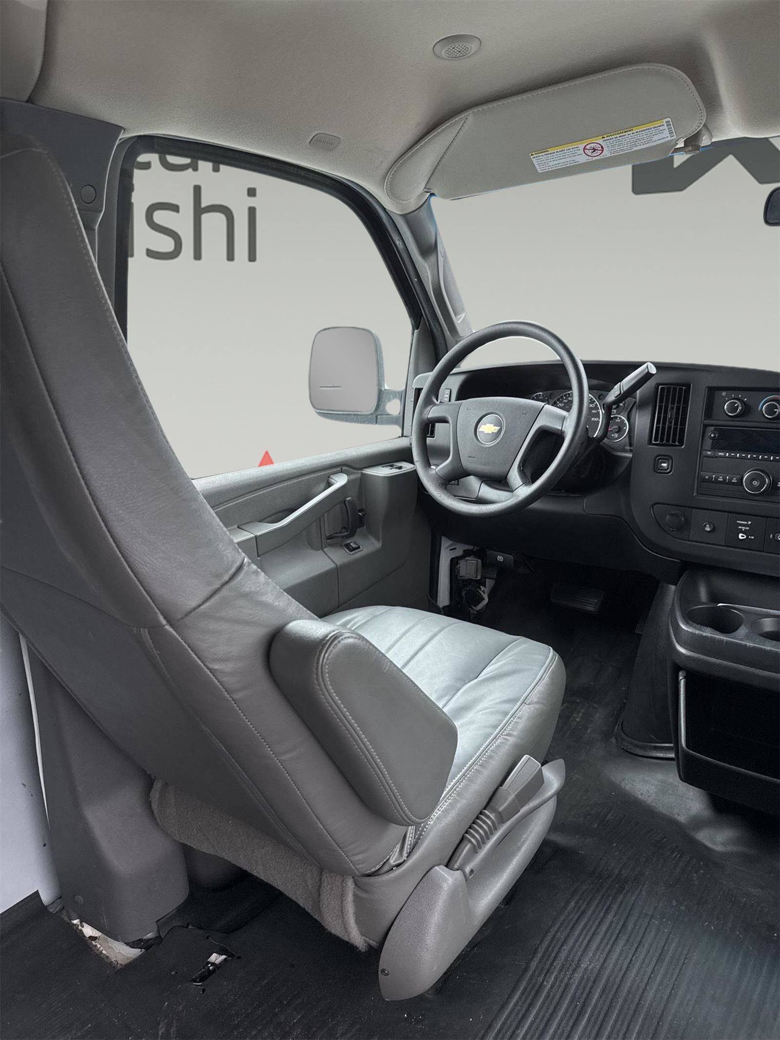 Used 2018 Chevrolet Express 2500 image 10