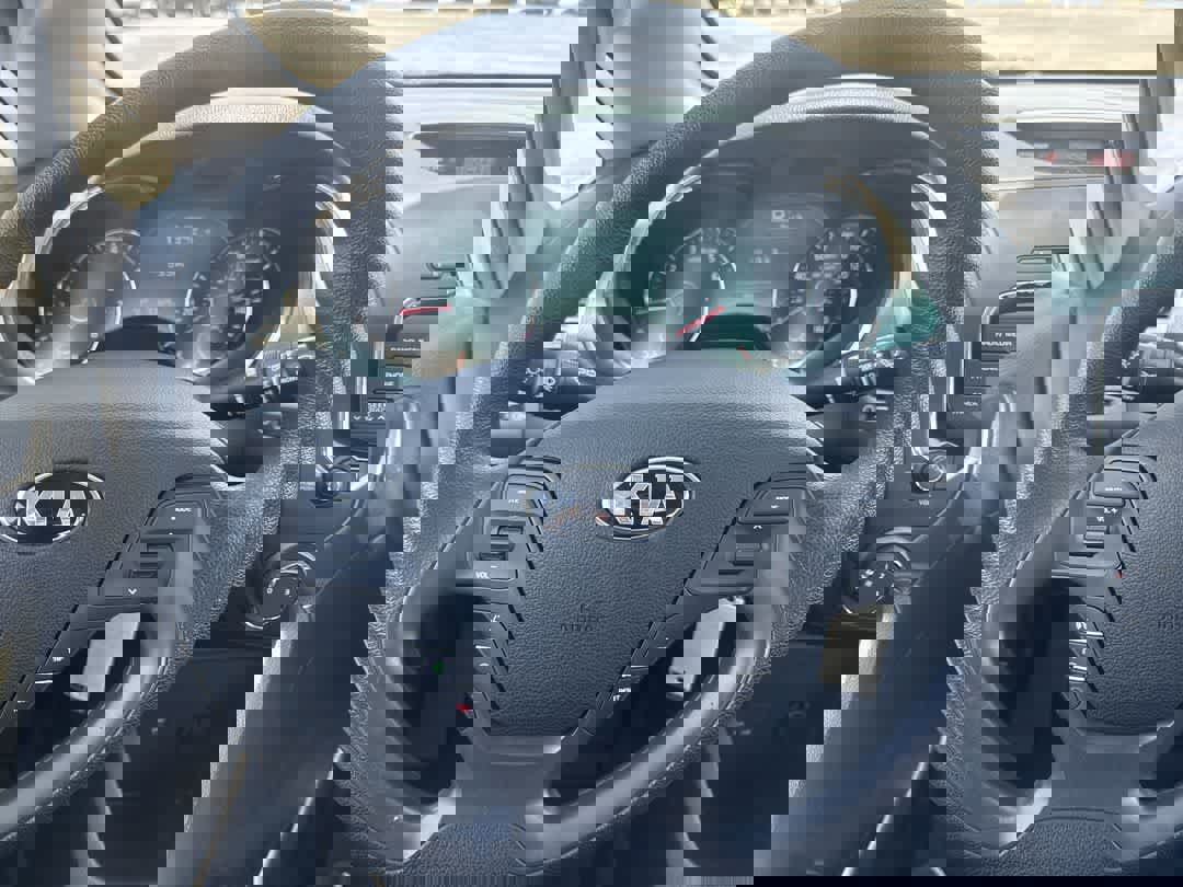 Used 2017 Kia Forte LX image 14