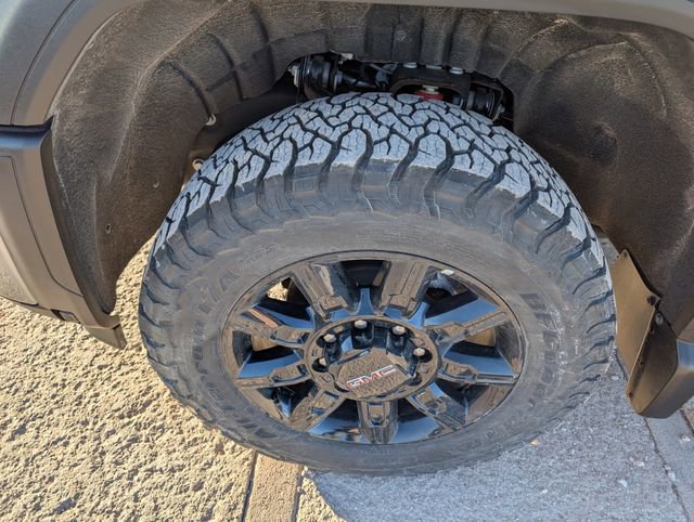 Used 2025 GMC Sierra 3500 AT4 w/ AT4 Premium Plus Package image 12