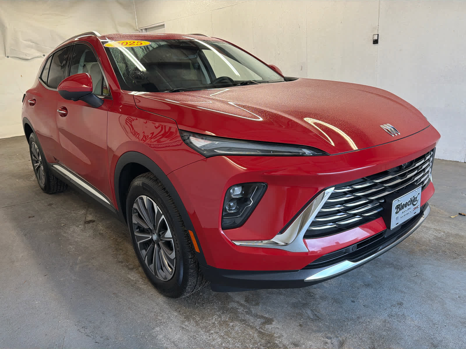 Certified 2025 Buick Envision Preferred image 4