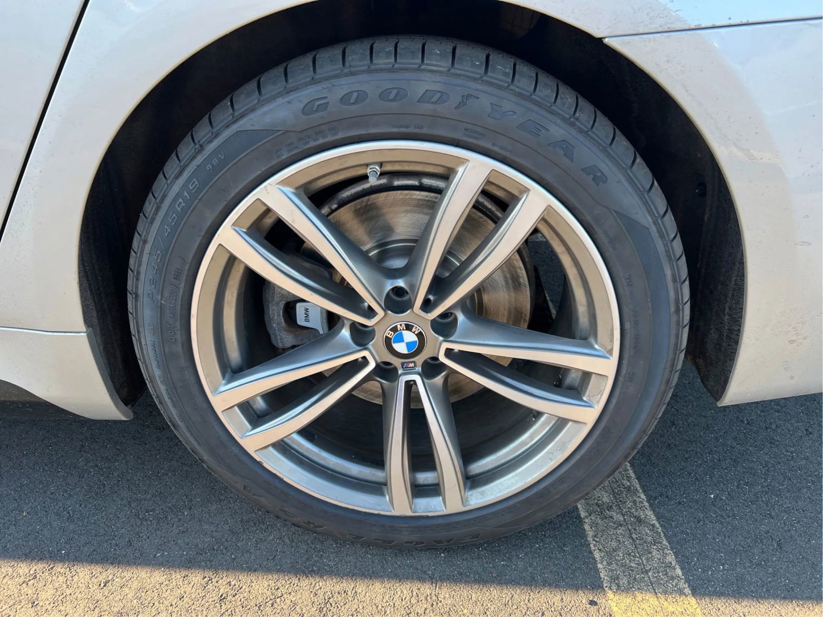 Used 2019 BMW 740i xDrive w/ Executive Package image 25