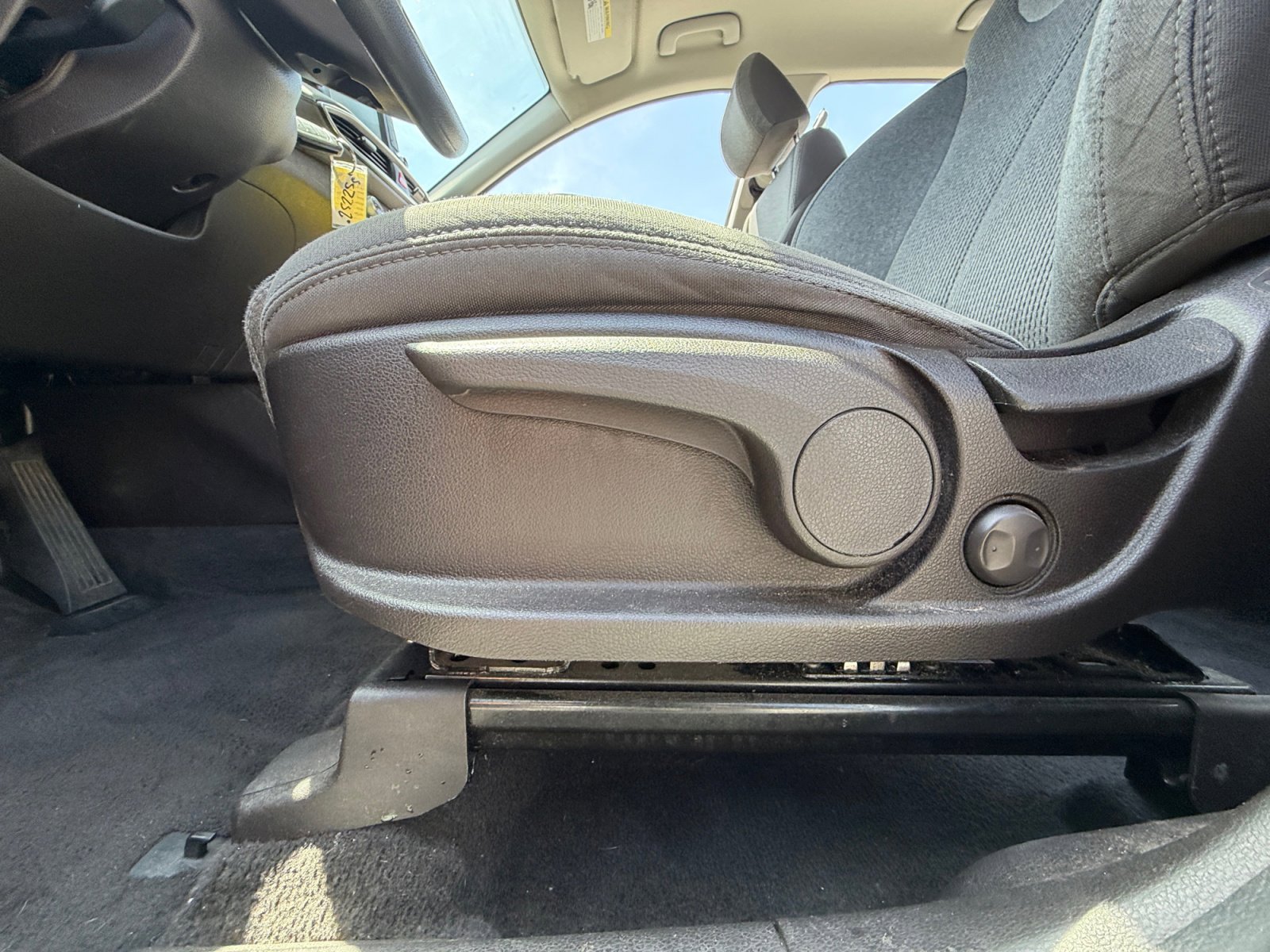 Used 2020 Hyundai Santa Fe SE AWD/4WD image 14