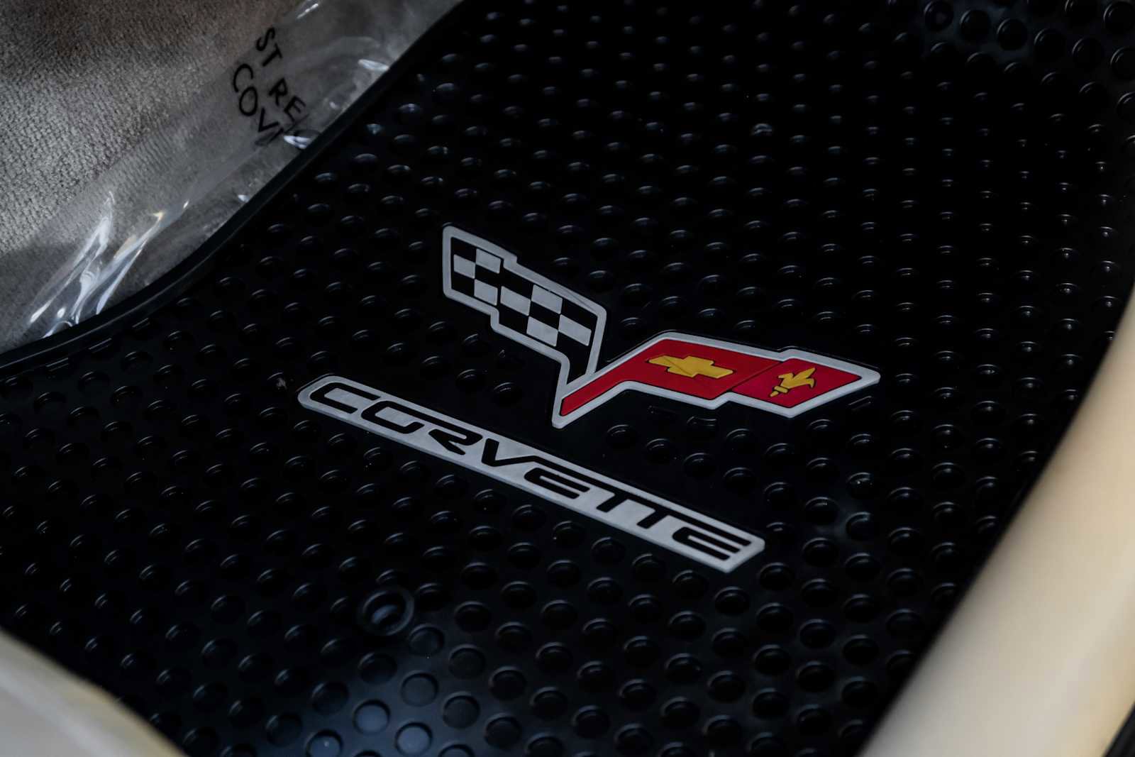 Used 2004 Chevrolet Corvette Coupe w/ Roof Package image 24