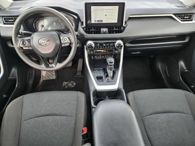 Used 2025 Toyota RAV4 XLE AWD/4WD image 11