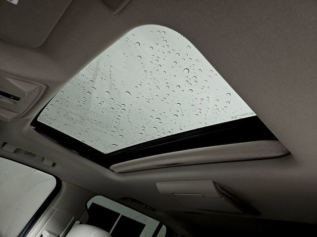 Used 2016 Cadillac Escalade Luxury image 16