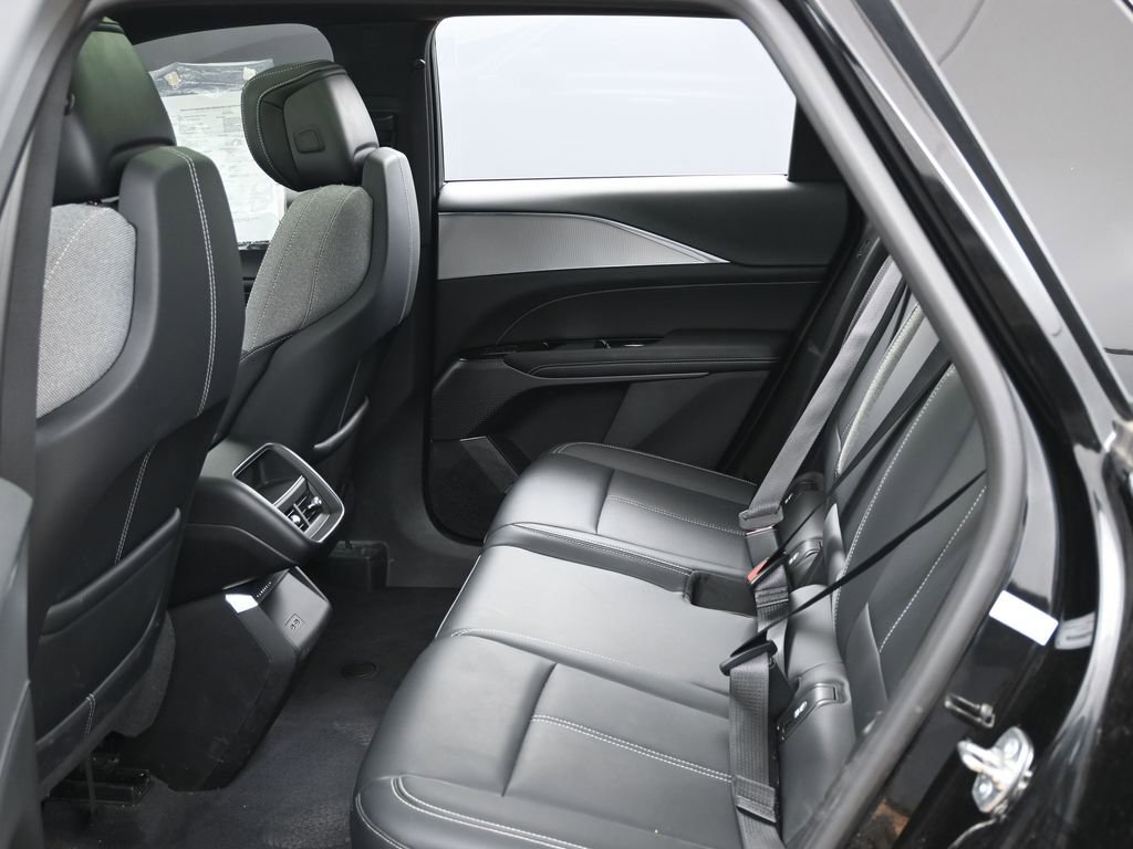 Used 2024 Cadillac Lyriq Tech RWD image 34