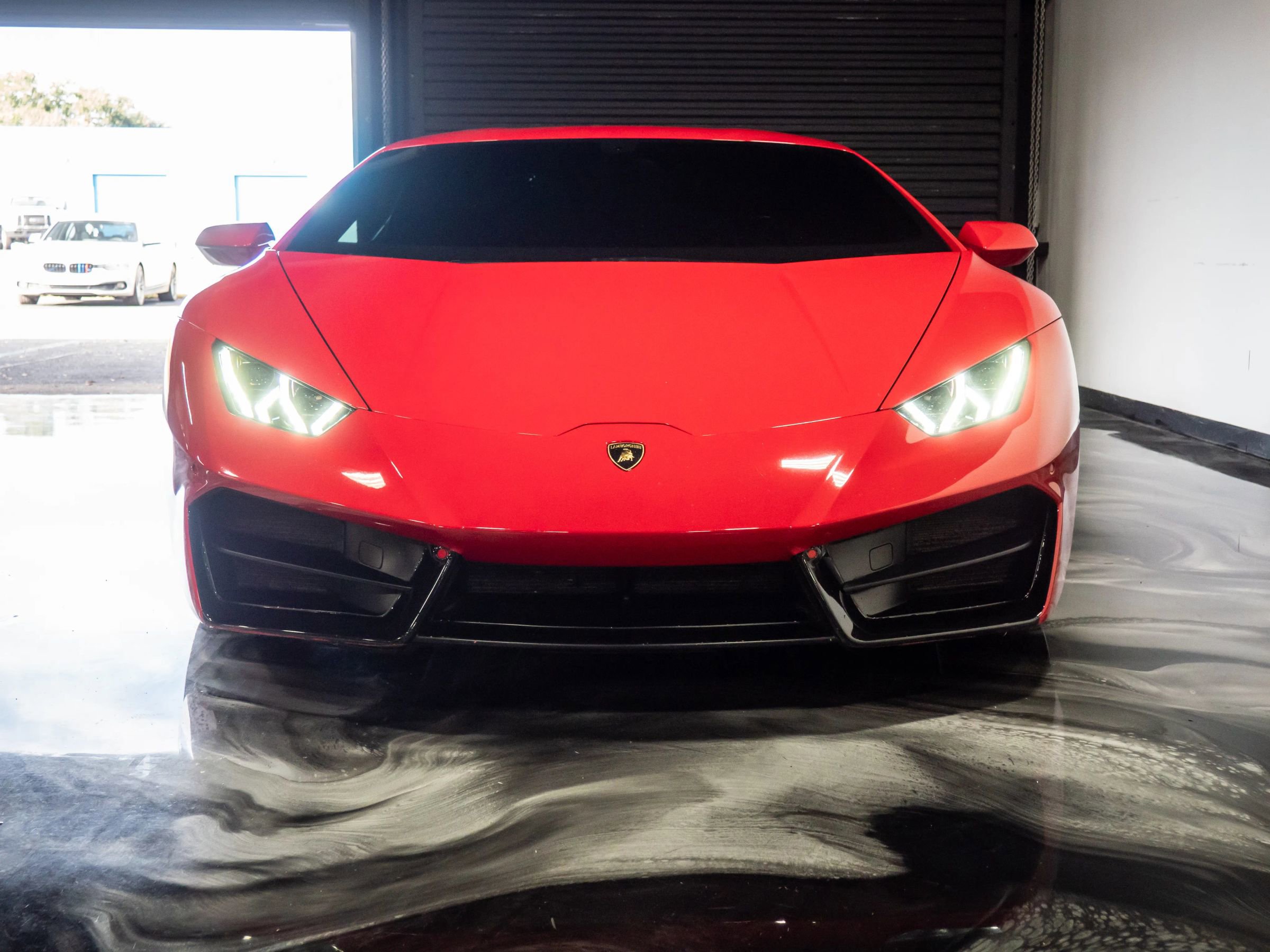 Used 2016 Lamborghini Huracan LP 580-2 image 2