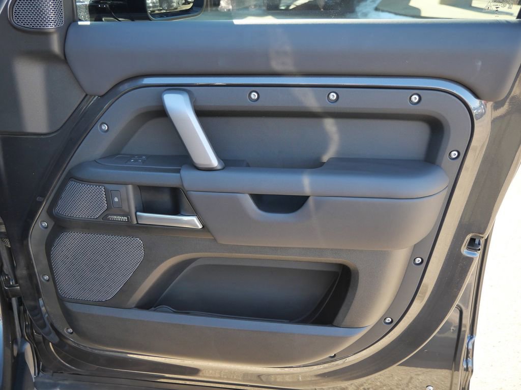 Used 2024 Land Rover Defender 110 Carpathian Edition image 13