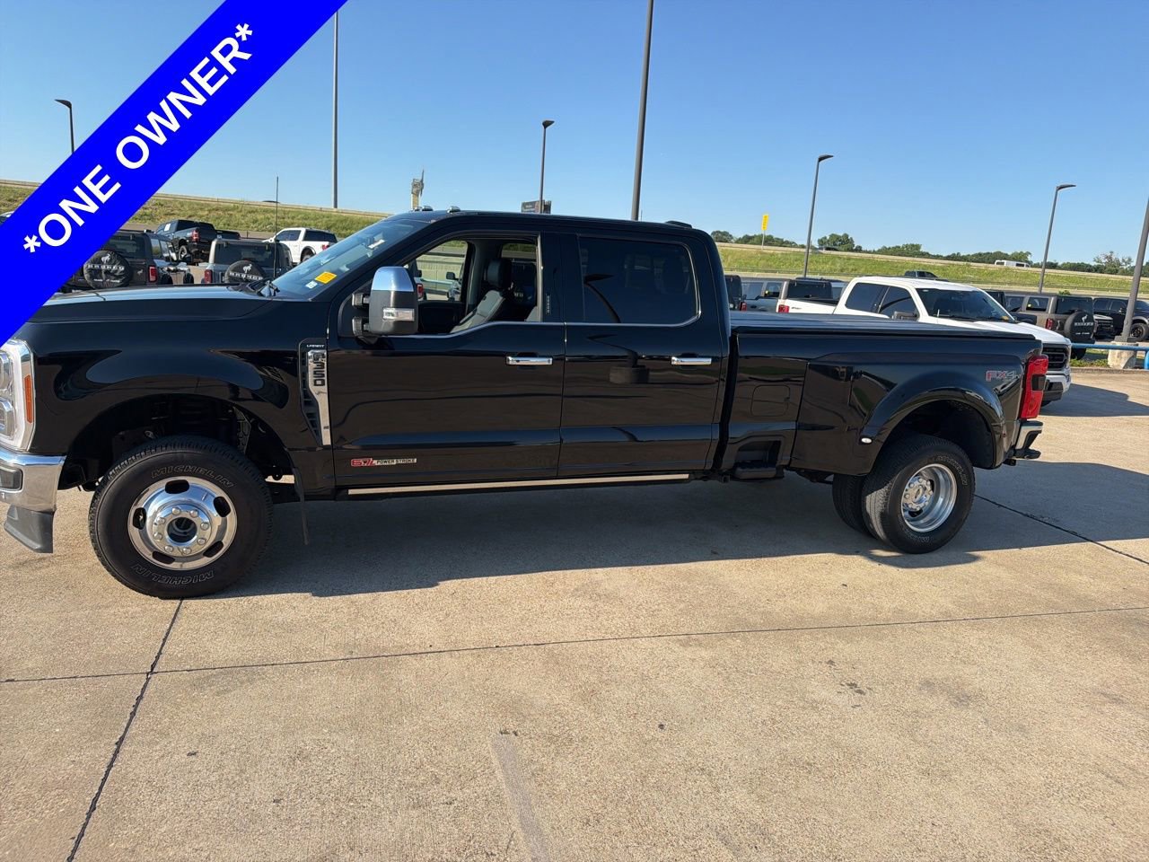 Used 2023 Ford F350 Lariat w/ Lariat Ultimate Package AWD/4WD image 2