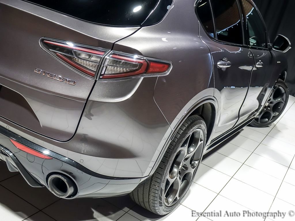Used 2024 Alfa Romeo Stelvio Veloce AWD/4WD image 10