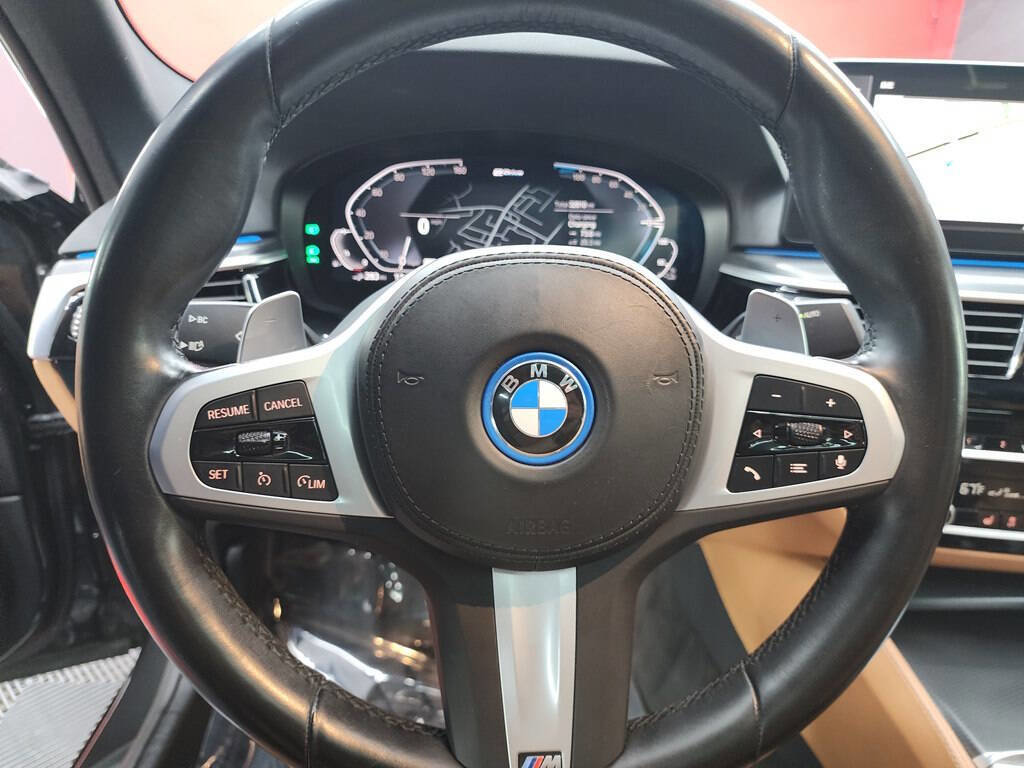 Used 2023 BMW 530e w/ M Sport Package image 20