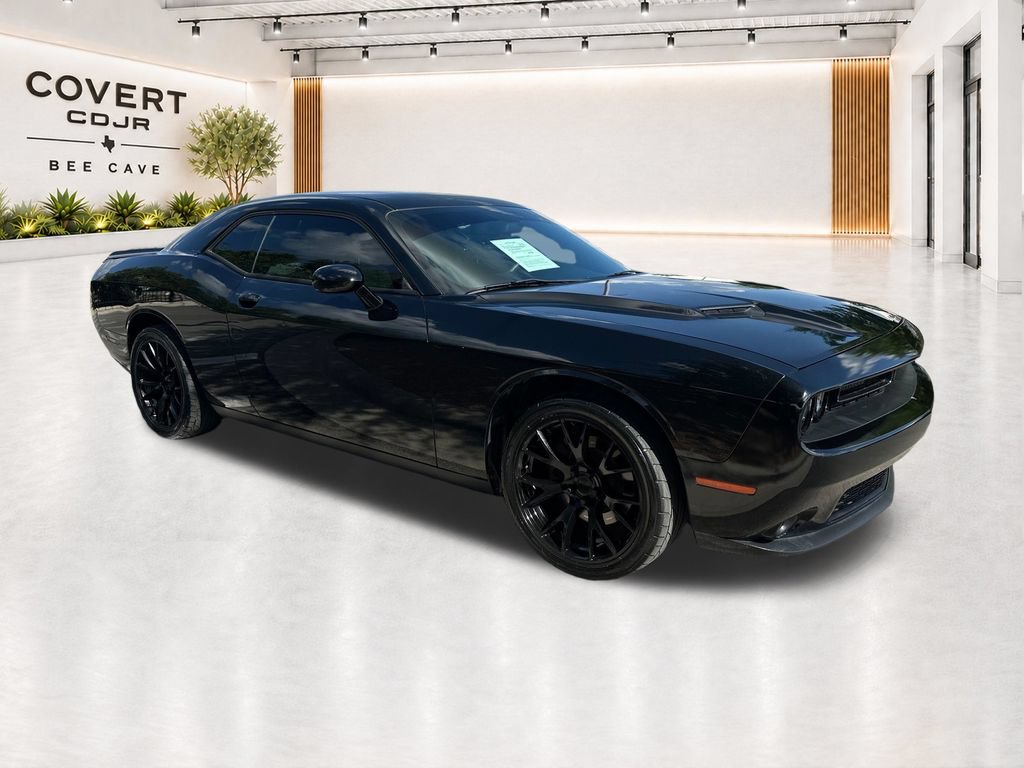 Used 2015 Dodge Challenger R/T Plus RWD image 1