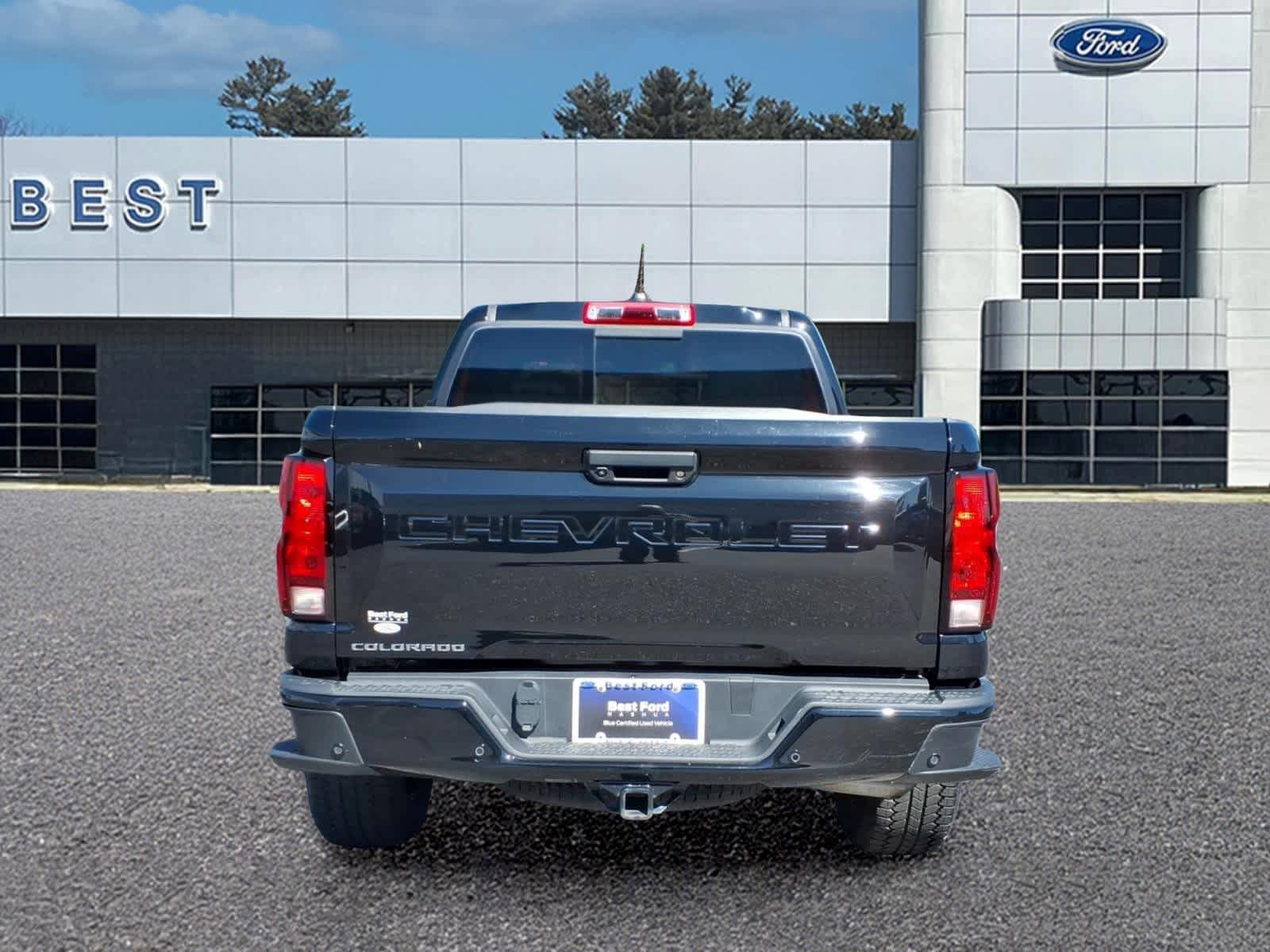 Used 2024 Chevrolet Colorado Trail Boss w/ Technology Package AWD/4WD image 7