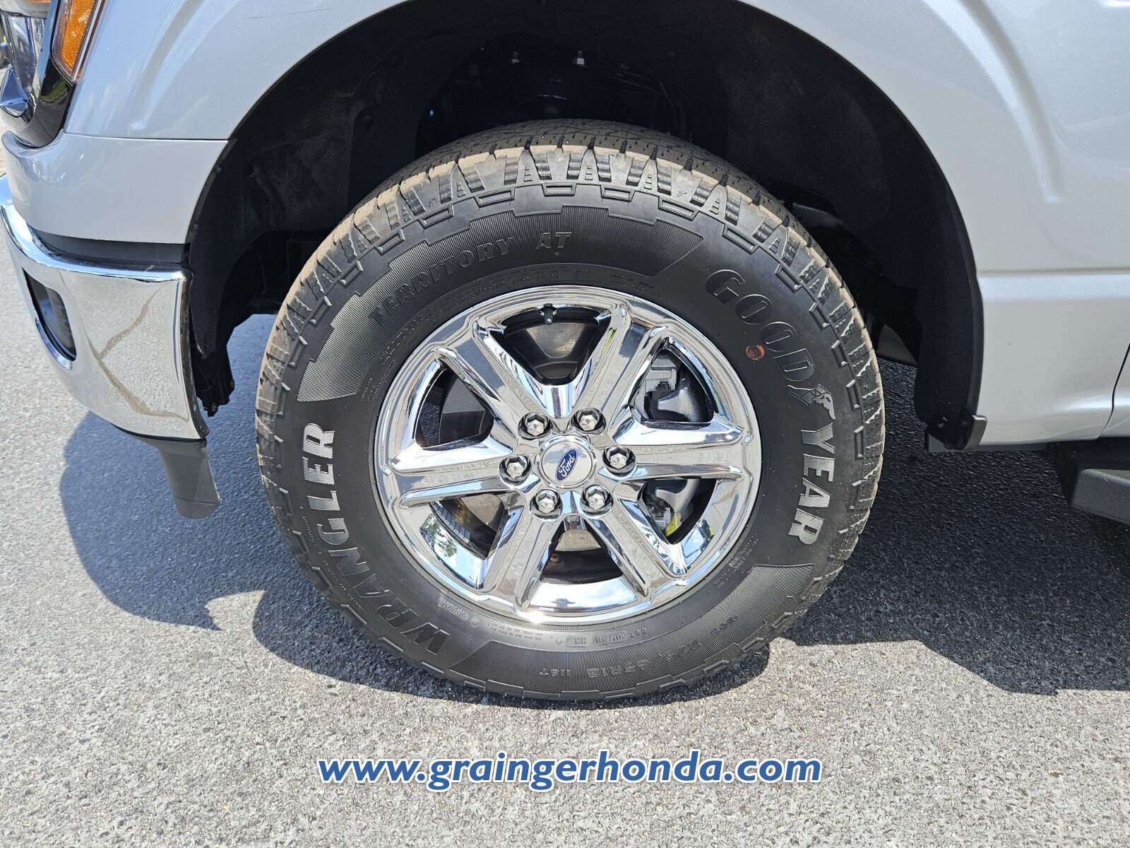 Used 2025 Ford F150 XLT w/ Equipment Group 301A Standard AWD/4WD image 9
