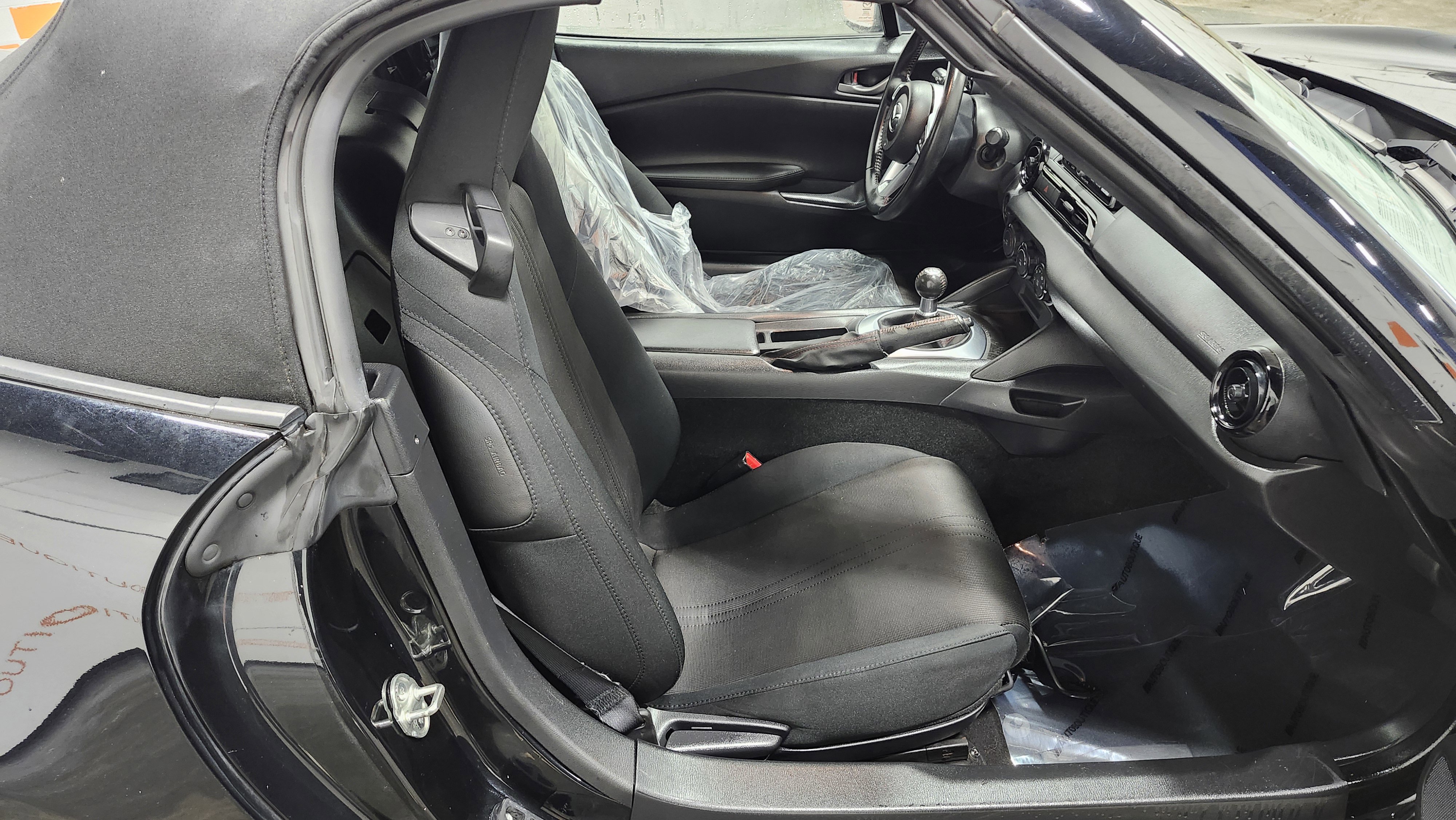 Used 2016 MAZDA MX-5 Miata Sport image 18