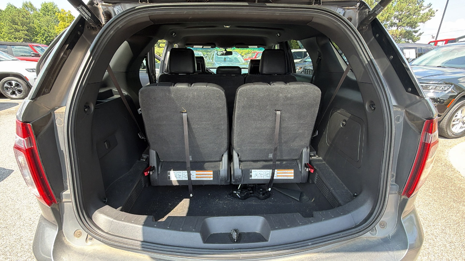 Used 2013 Ford Explorer XLT FWD image 13