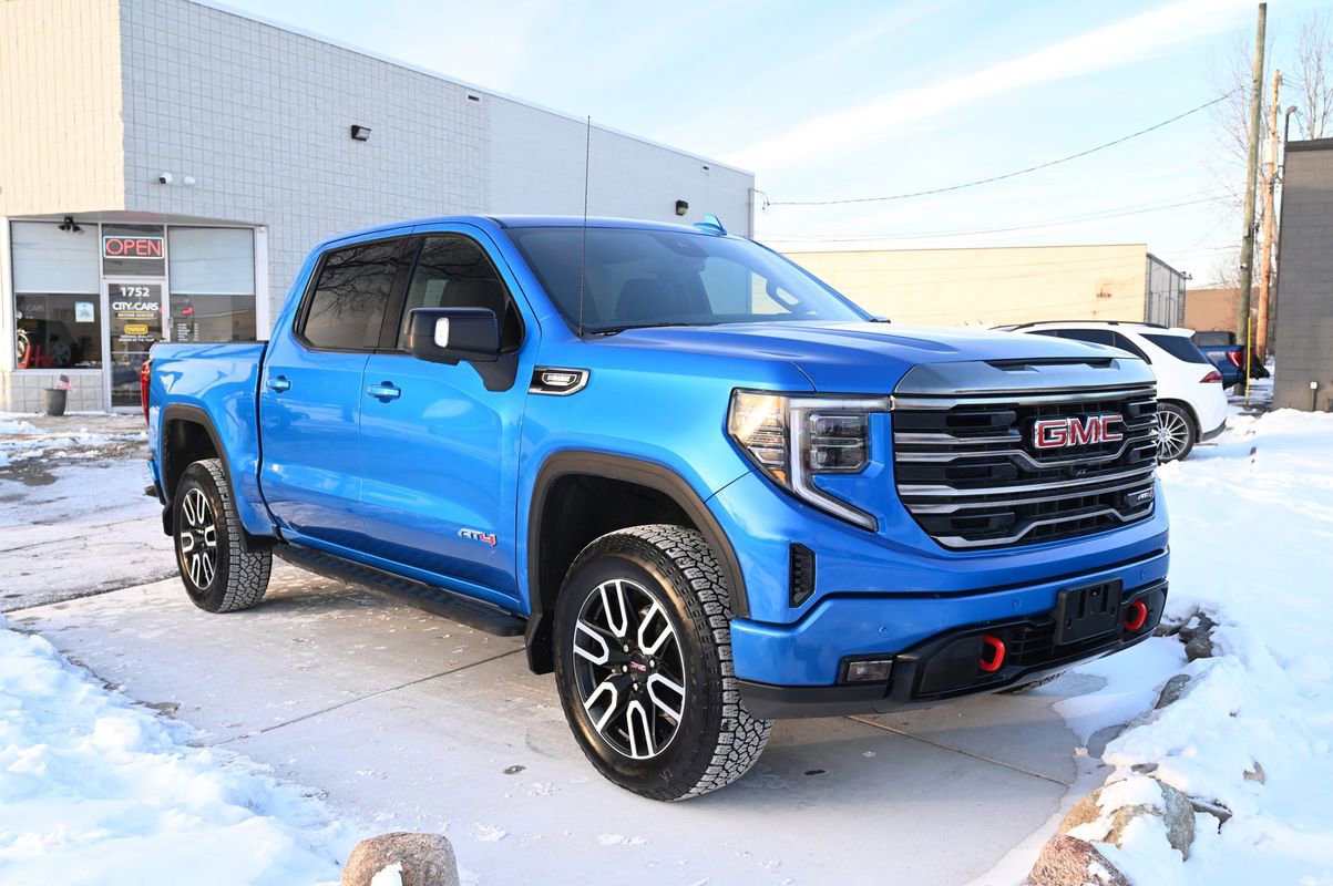Used 2022 GMC Sierra 1500 AT4 w/ AT4 Premium Package image 3