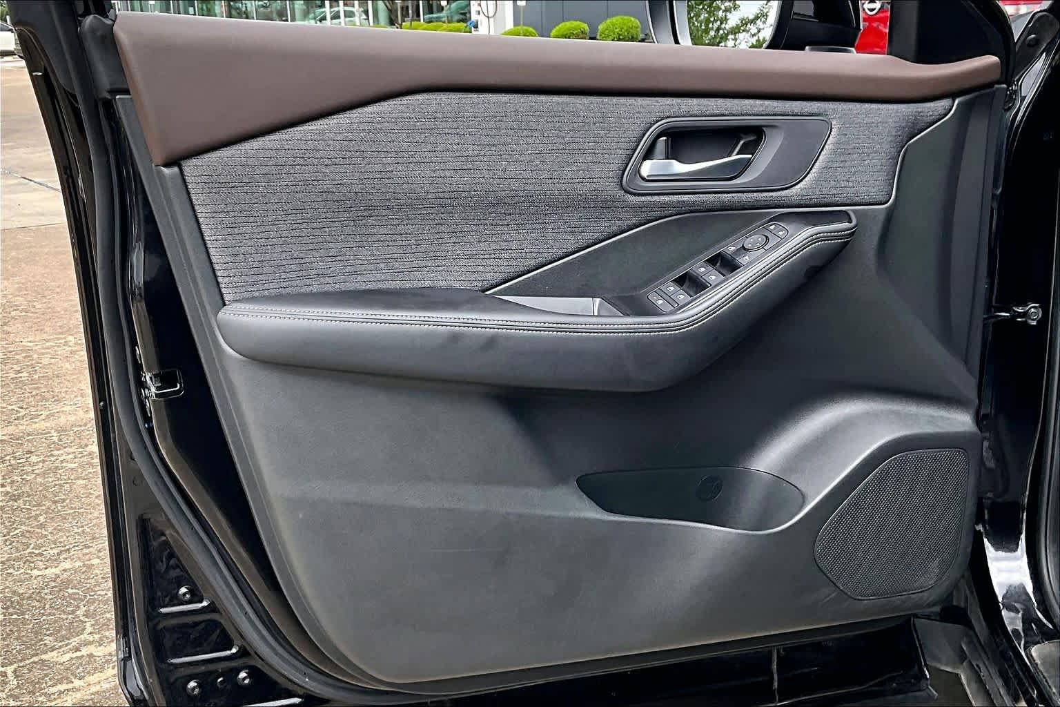 Certified 2023 Nissan Rogue SV FWD image 21