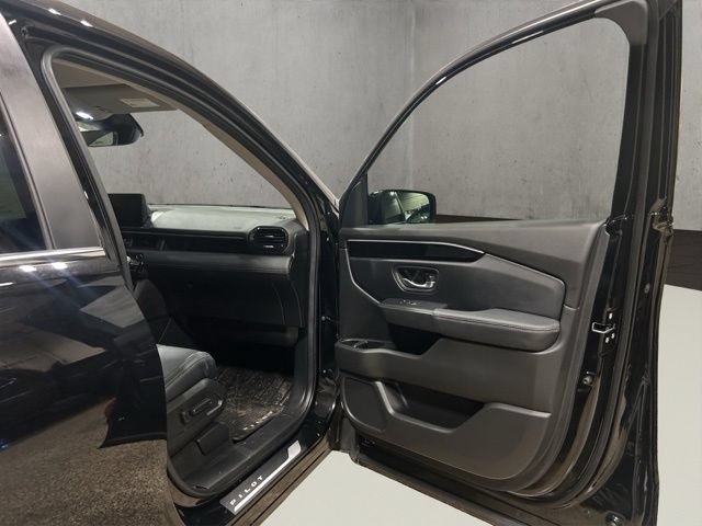 Used 2025 Honda Pilot EX-L image 19