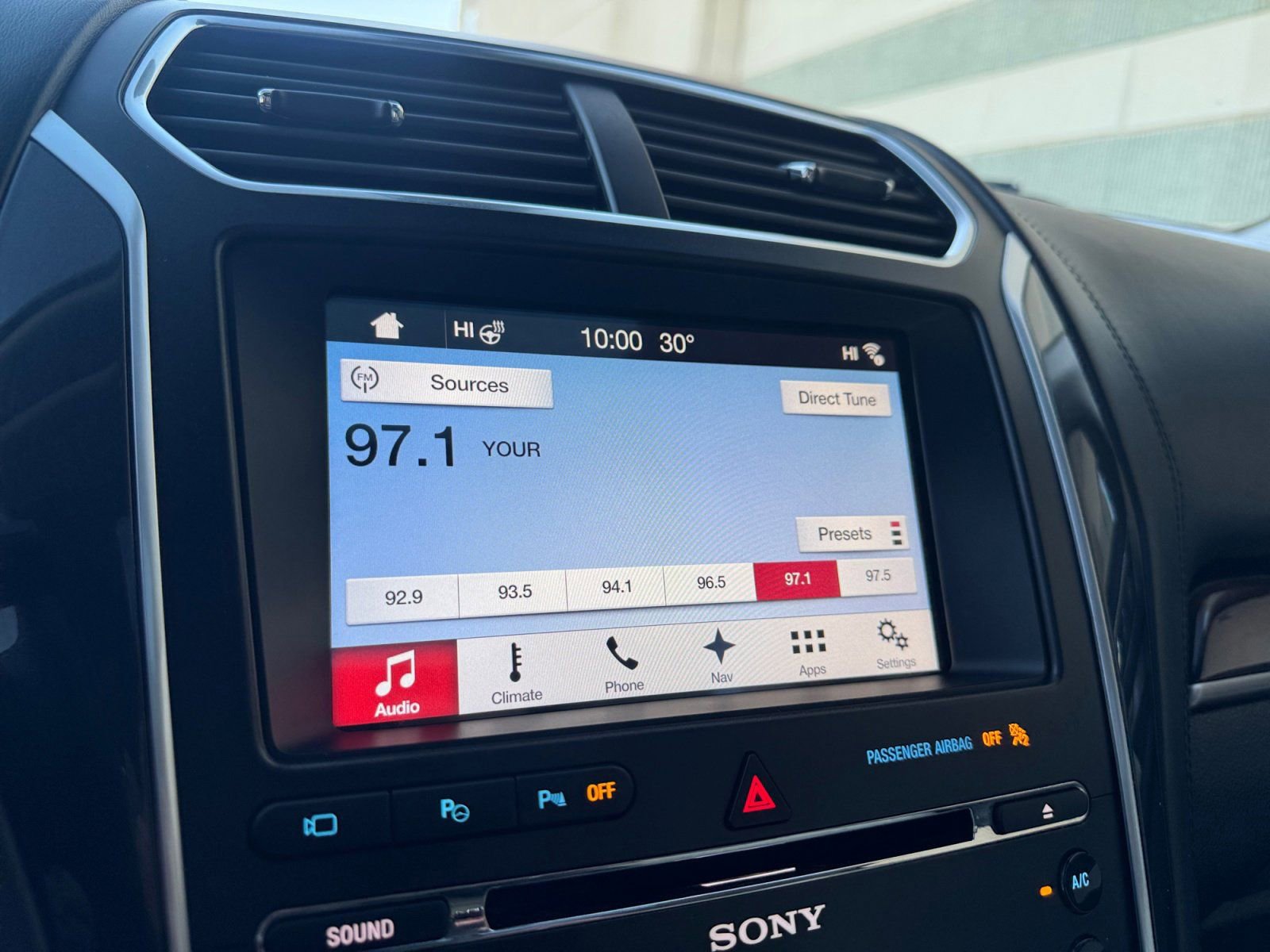 Used 2017 Ford Explorer Platinum image 29