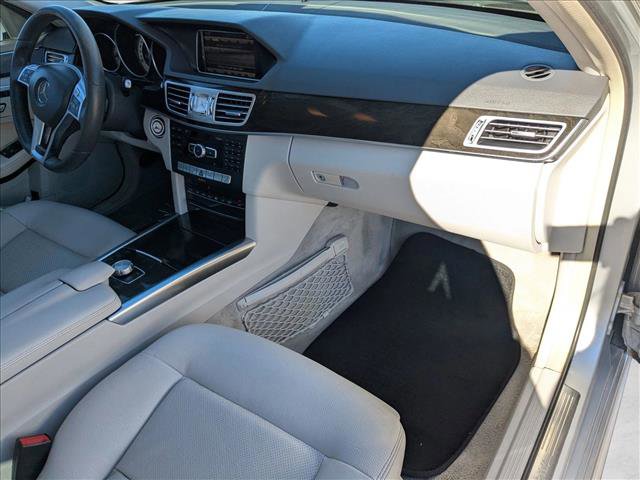 Used 2014 Mercedes-Benz E 350 4MATIC Sedan image 23
