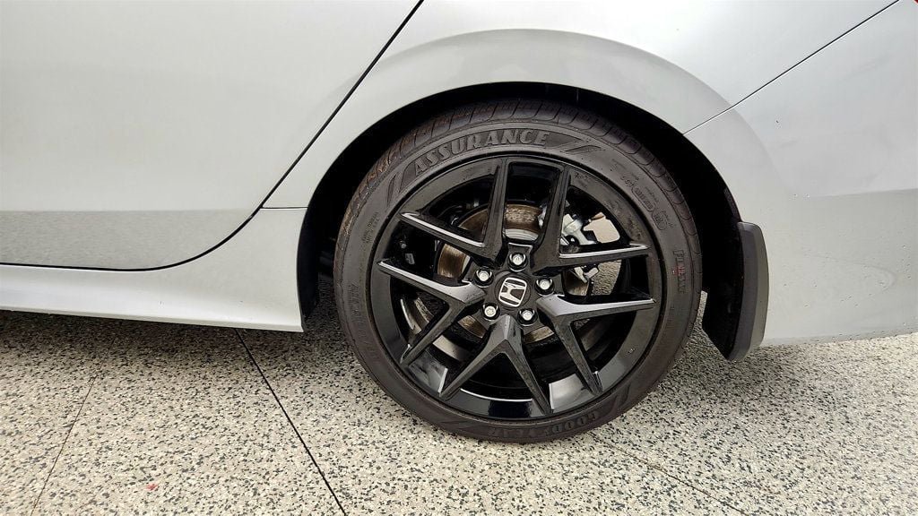 Used 2025 Honda Civic Sport Touring image 9