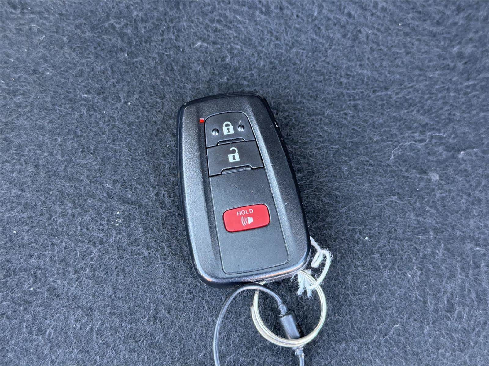 Used 2025 Toyota RAV4 XLE FWD image 22