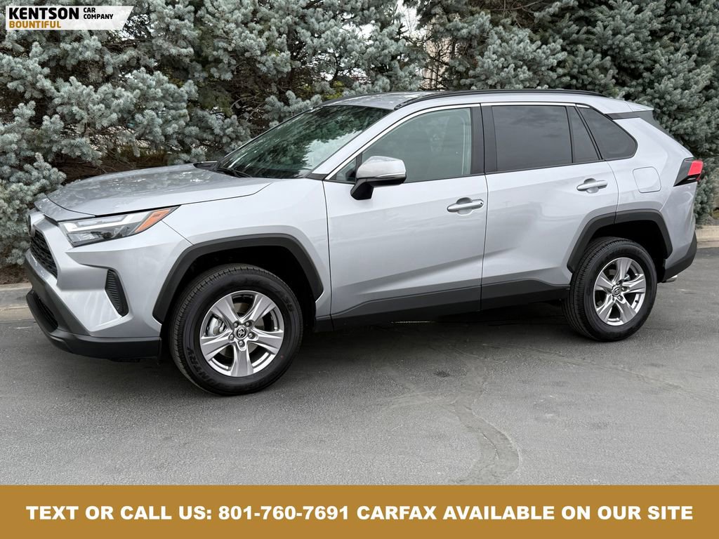 Used 2025 Toyota RAV4 XLE image 1