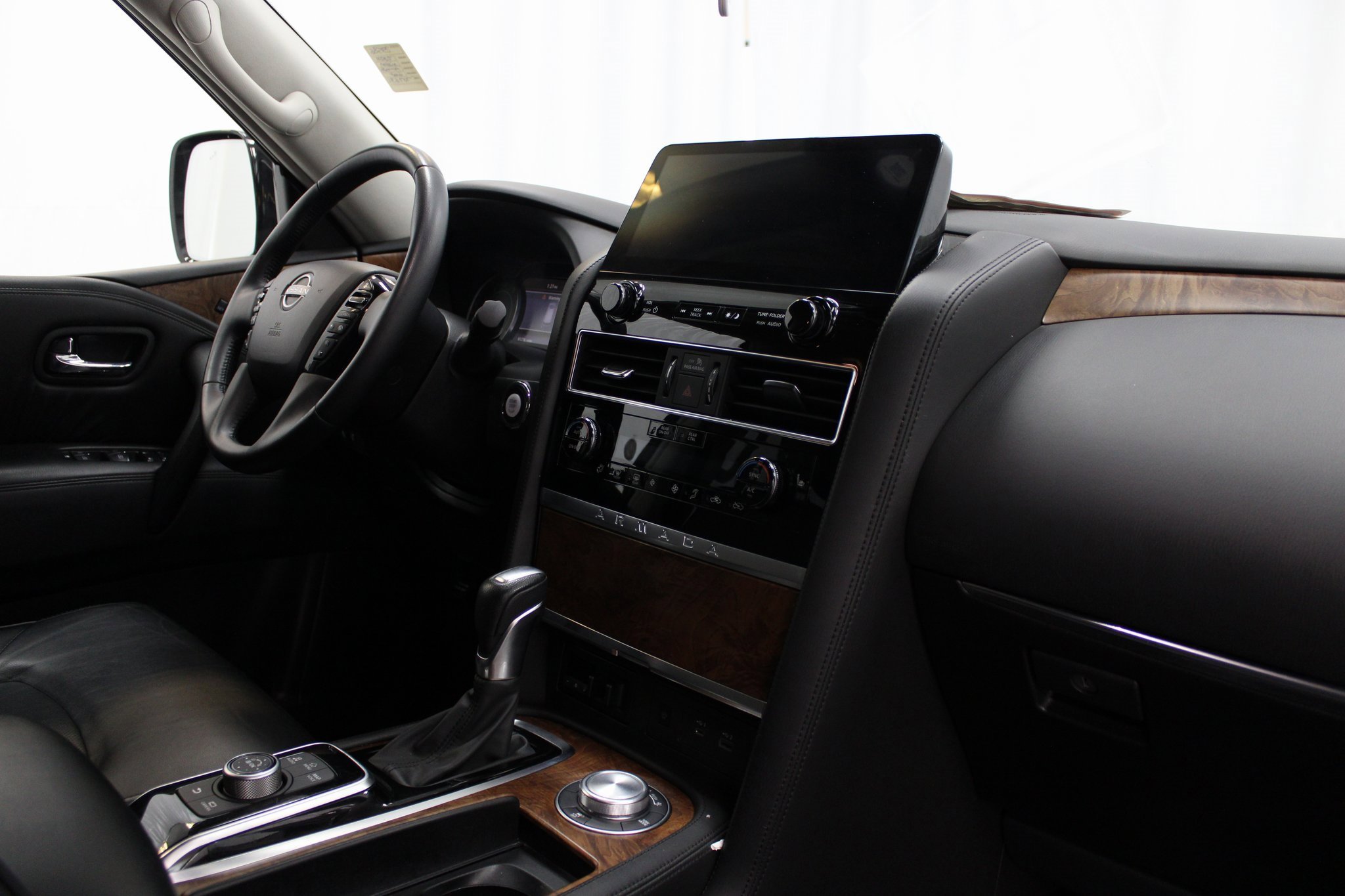 Used 2024 Nissan Armada SL image 56