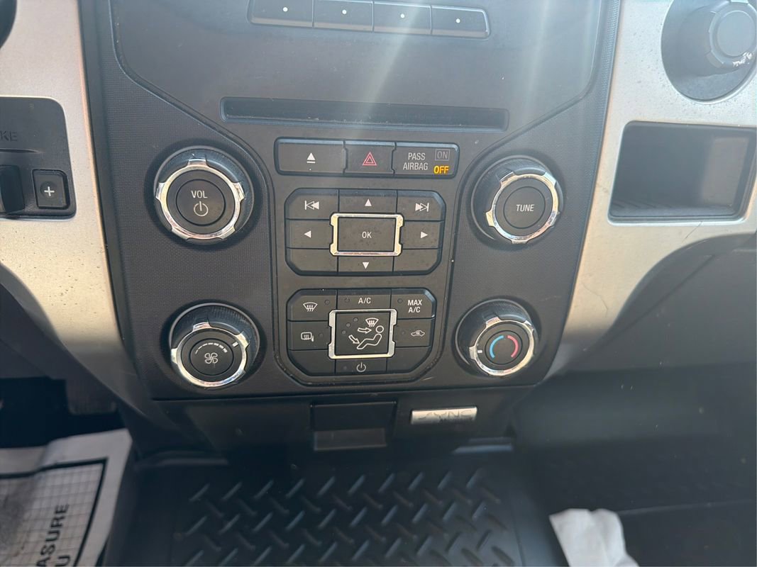 Used 2014 Ford F150 XLT w/ XLT Chrome Package image 44