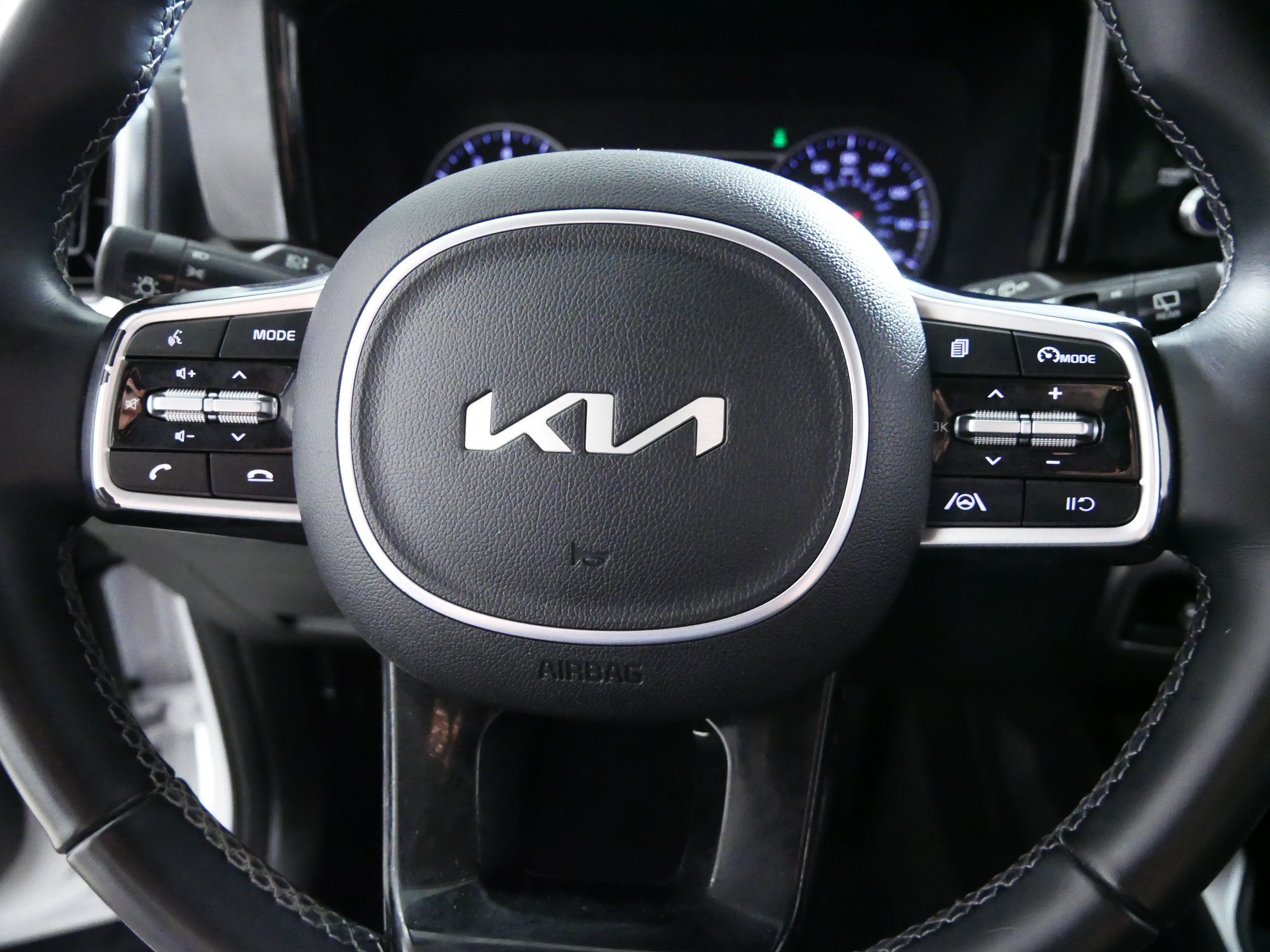Used 2022 Kia Sorento S AWD/4WD image 25