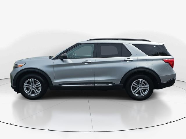 Used 2023 Ford Explorer XLT w/ Equipment Group 202A RWD image 6