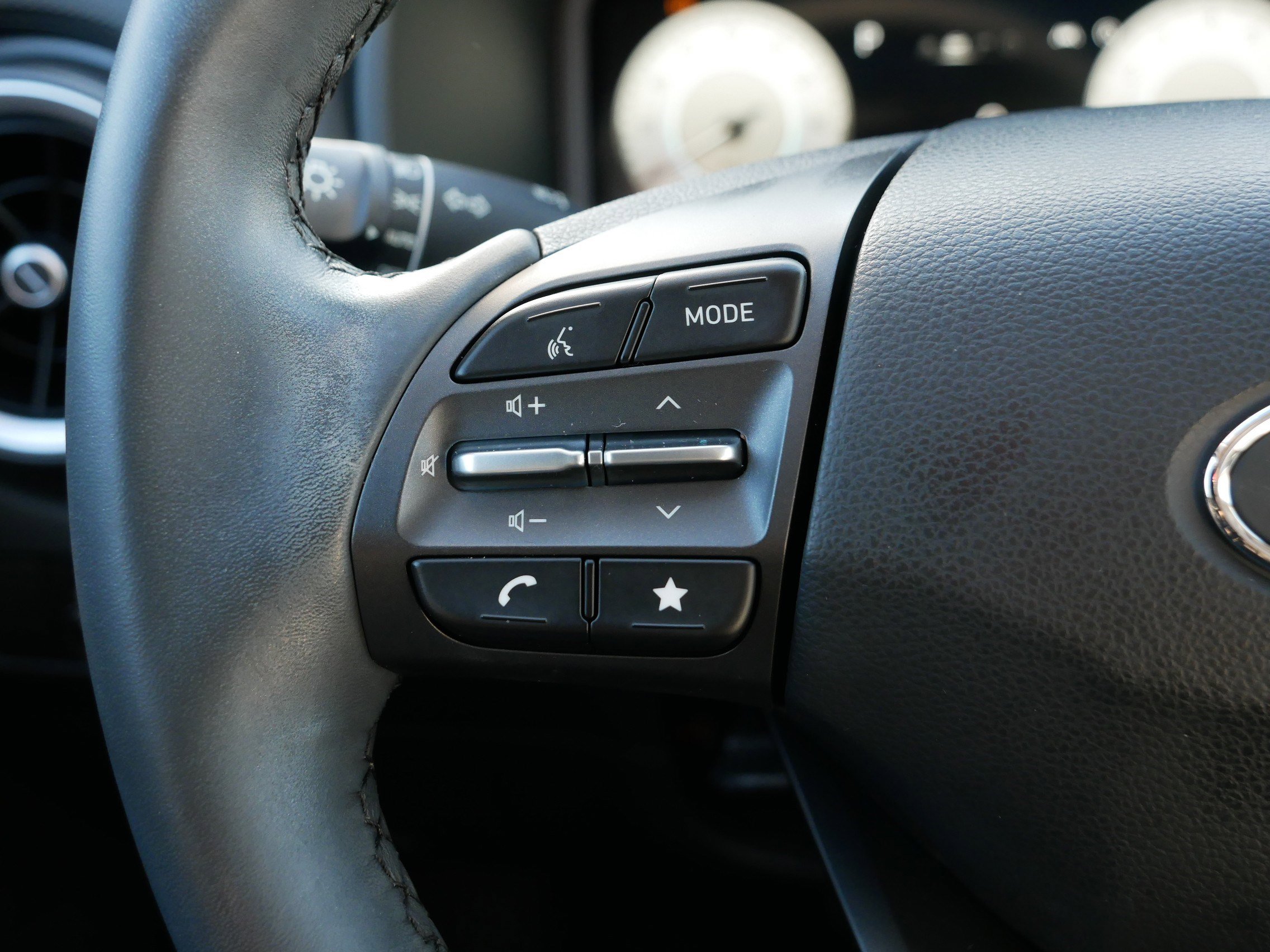 Certified 2023 Hyundai Kona Limited image 31