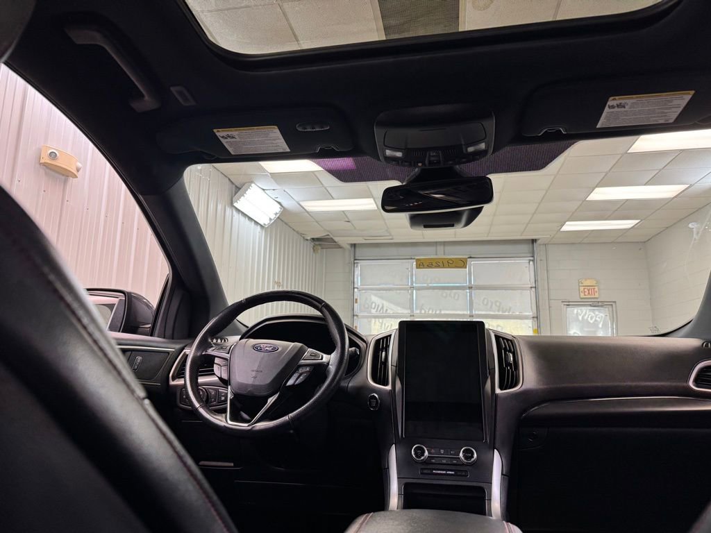 Used 2022 Ford Edge ST-Line w/ Class II Trailer Tow Package AWD/4WD image 22