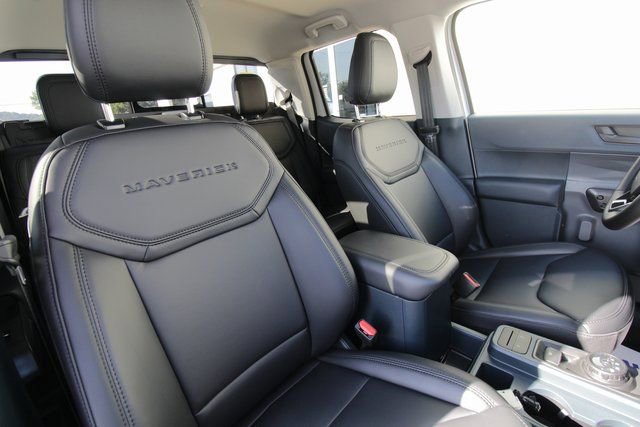 New 2025 Ford Maverick Lariat w/ Black Appearance Package image 34