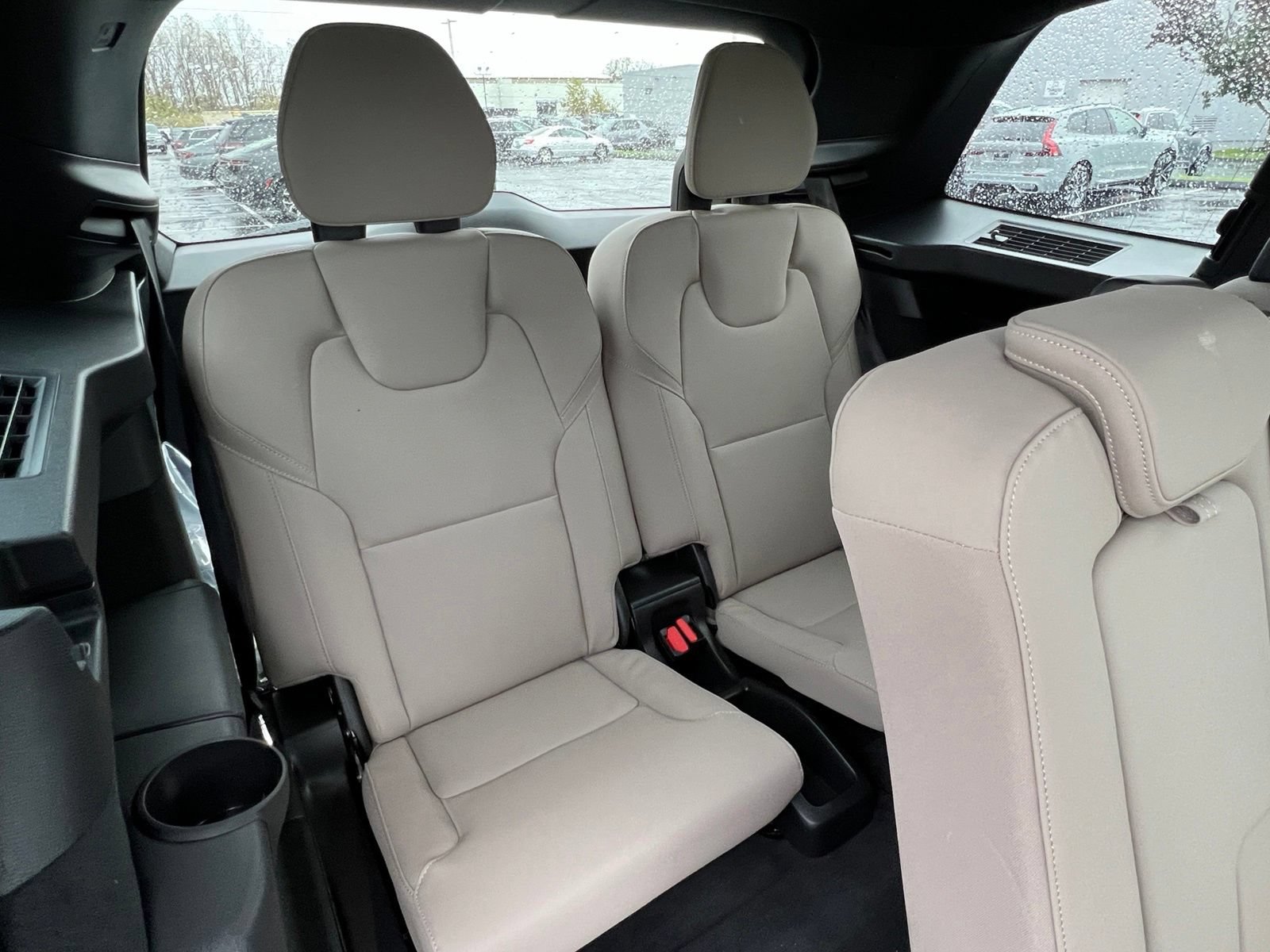 New 2027 Volvo XC60 B5 Core AWD/4WD image 16
