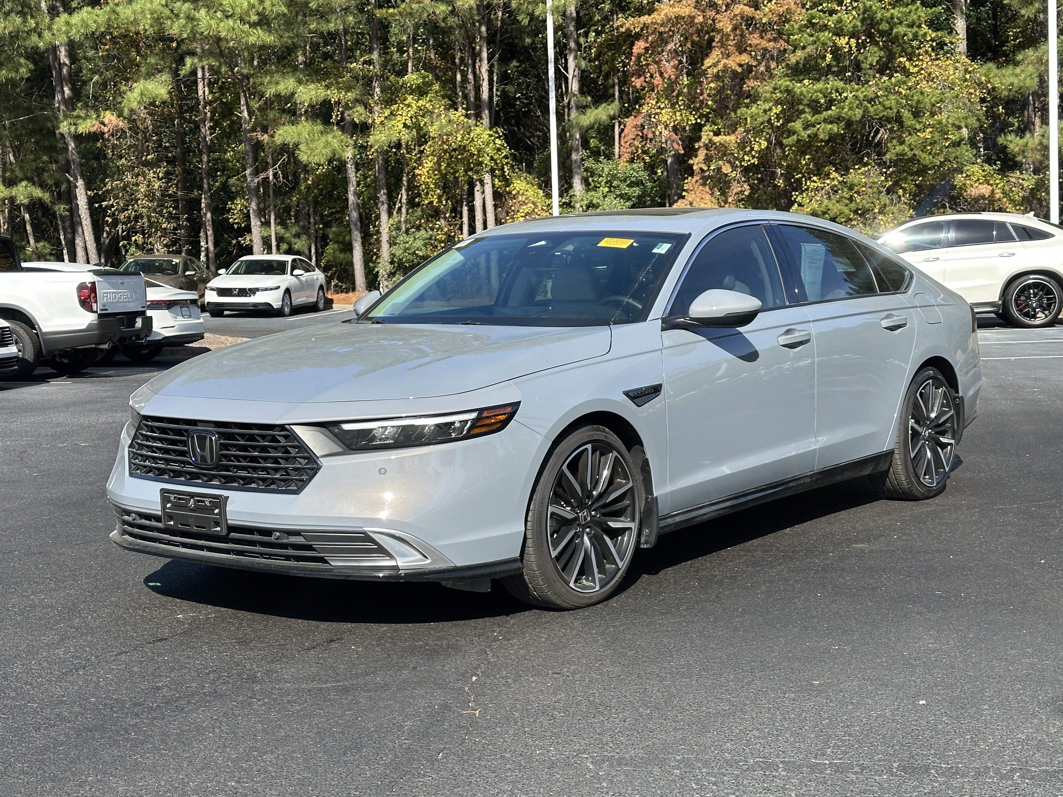 Used 2025 Honda Accord Touring image 5