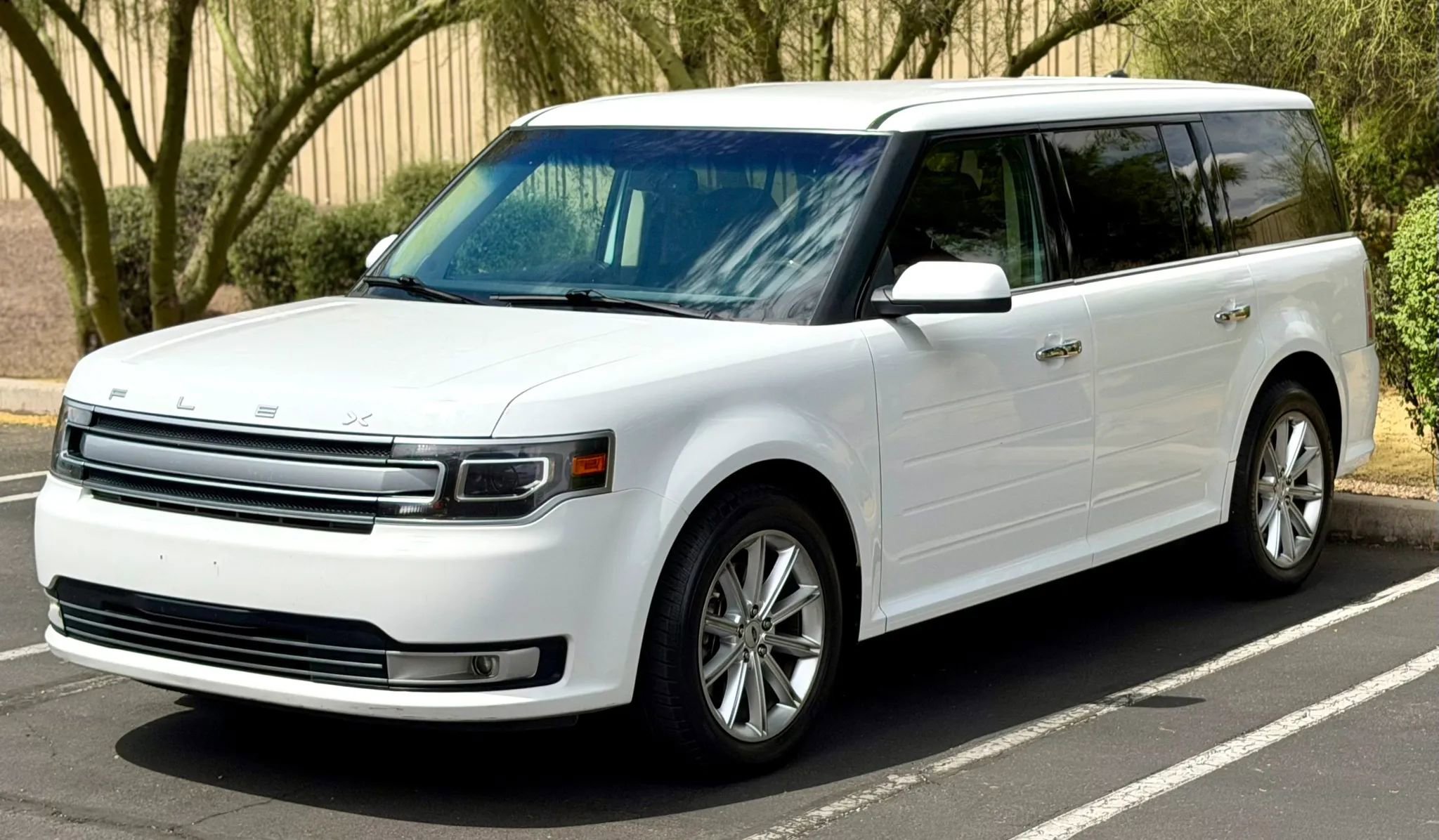Used 2019 Ford Flex Limited image 3