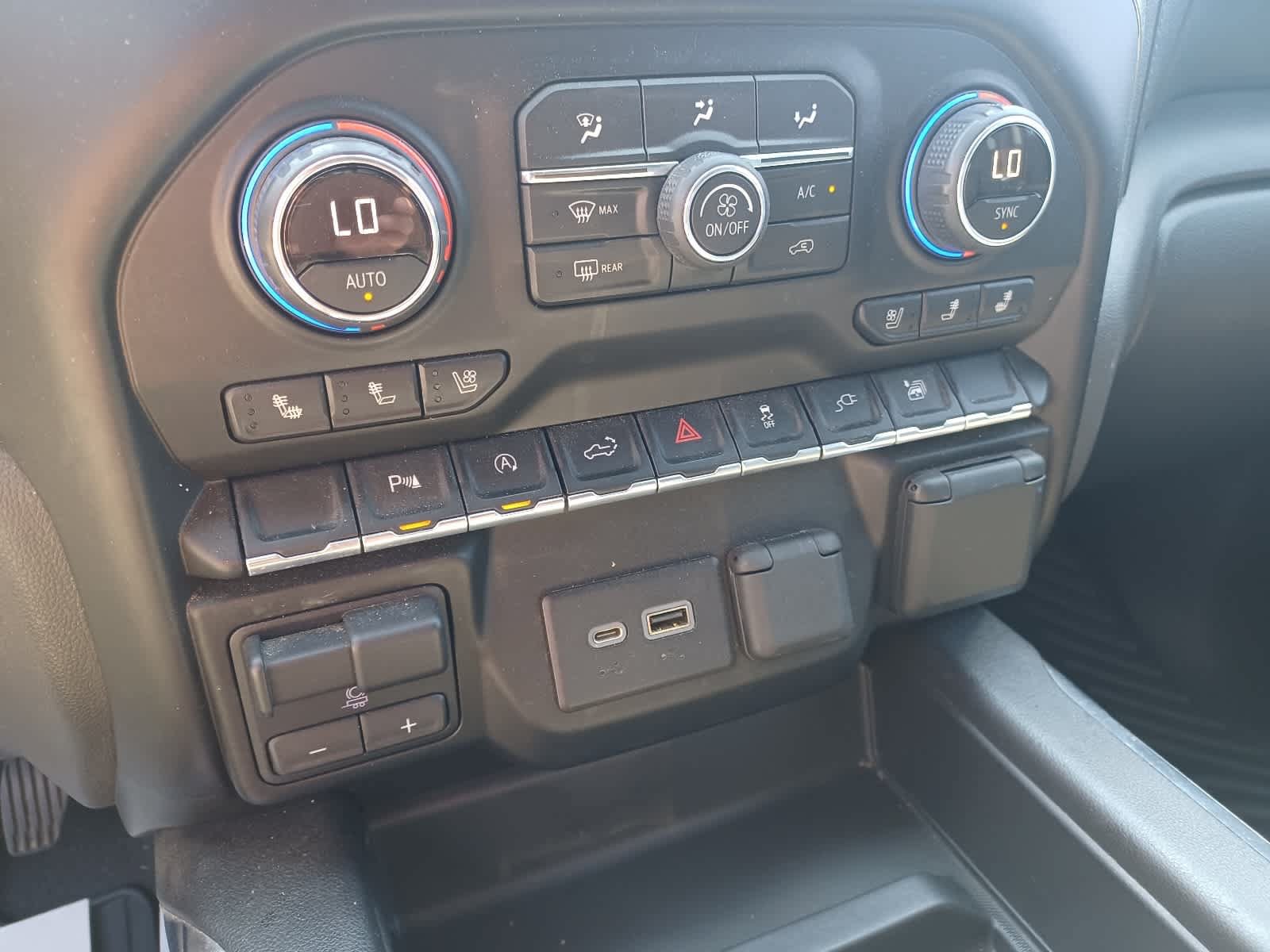 Certified 2019 Chevrolet Silverado 1500 LTZ w/ LTZ Plus Package AWD/4WD image 14