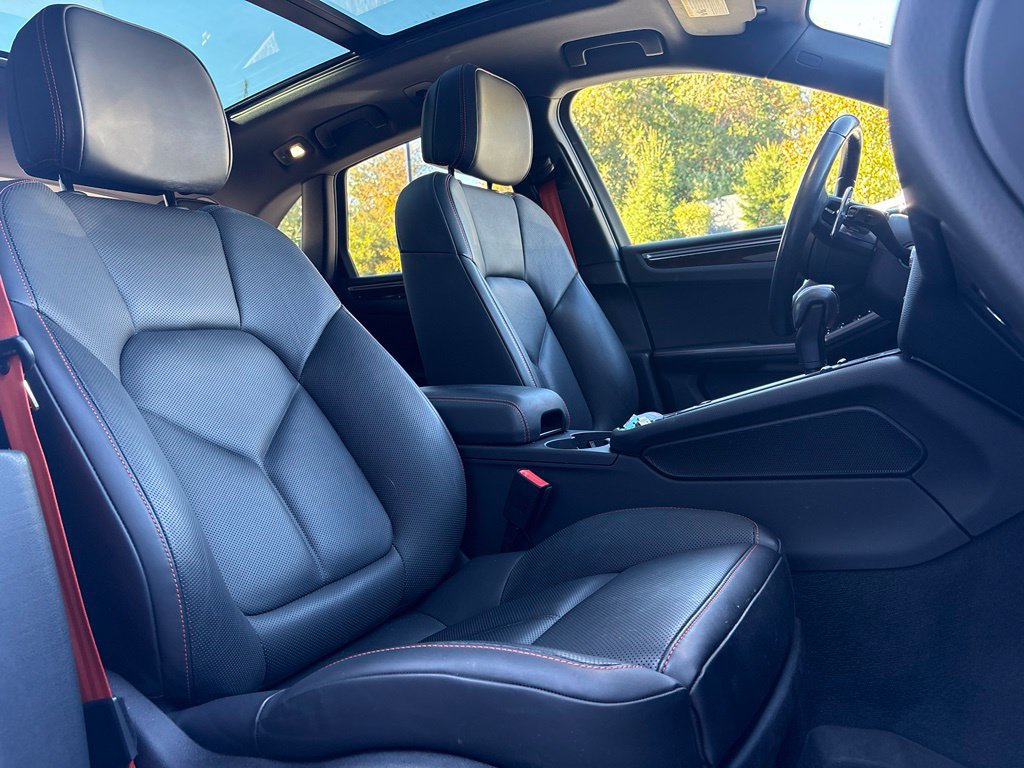 Certified 2023 Porsche Macan S AWD/4WD image 21